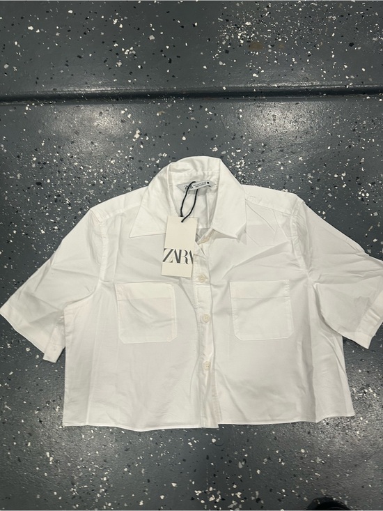 Zara Tops - ZARA White Cropped Short-Sleeve Button Shirt